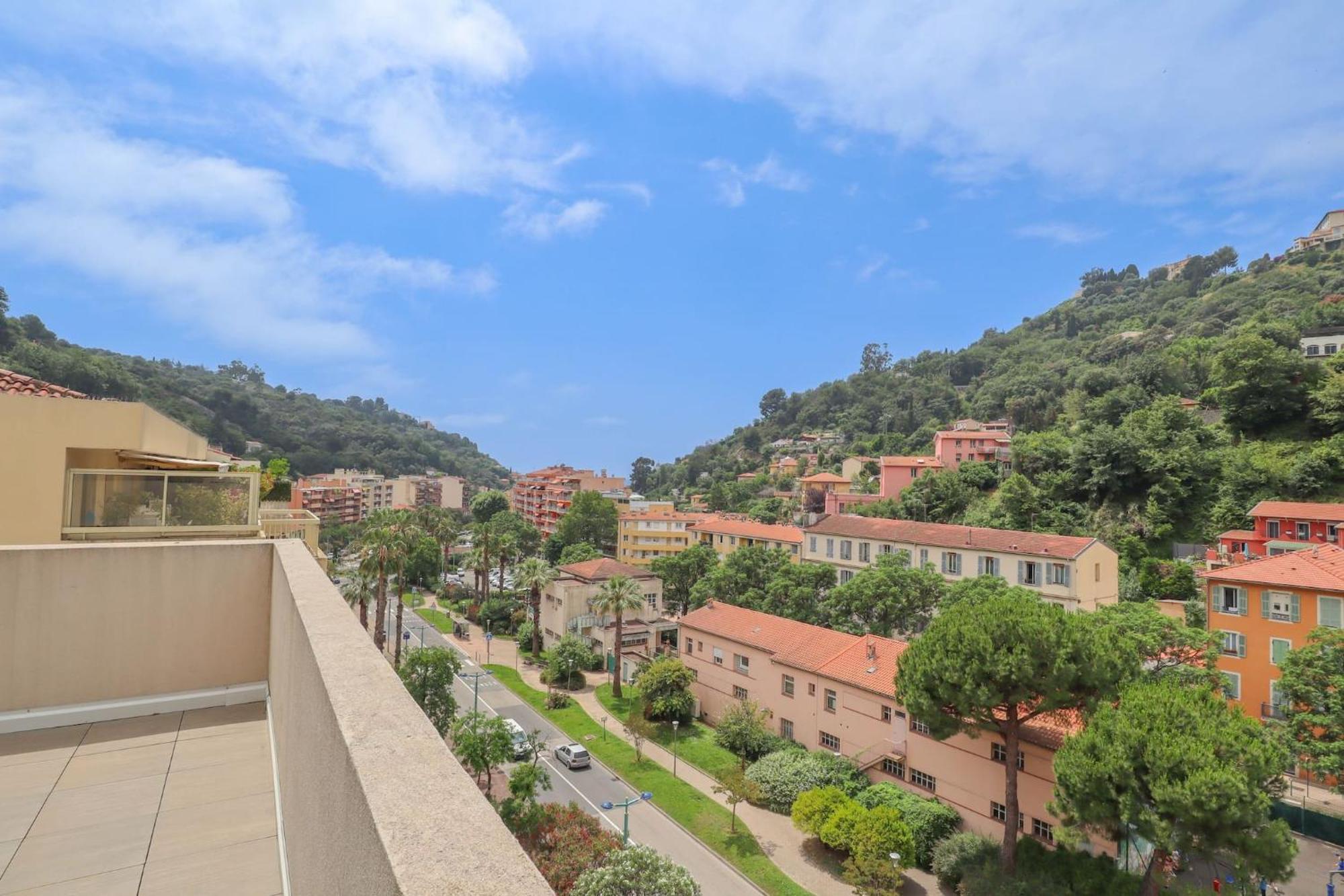 Spacieux Rooftop Parking, Terrasse Ensoleillee Menton Dış mekan fotoğraf