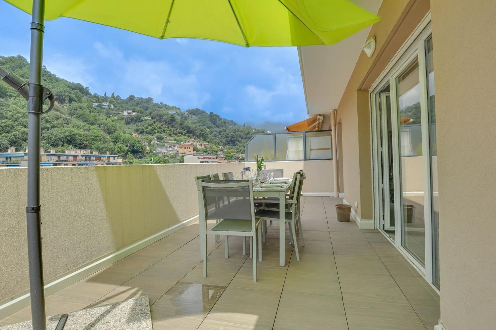 Spacieux Rooftop Parking, Terrasse Ensoleillee Menton Dış mekan fotoğraf
