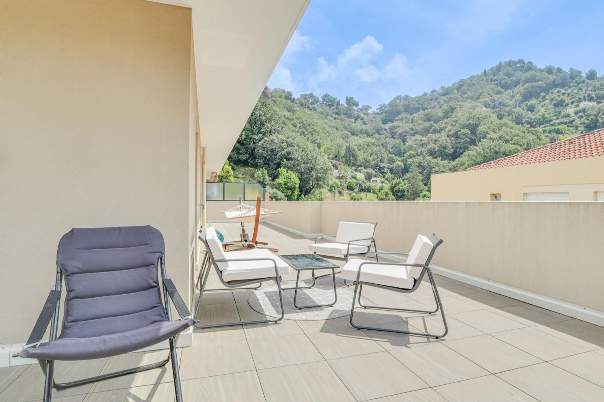 Spacieux Rooftop Parking, Terrasse Ensoleillee Menton Dış mekan fotoğraf